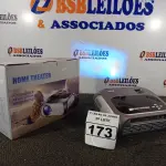 LOTE 173 - 01 PROJETOR HOME-THEATER COM BLUETOOTH E WIFI USB. (LIGANDO) (NO ESTADO) ATENÇÃO! FAZER A VISITAÇÃO ANTES DE ARREMATAR, NÃO SABEMOS SE FUNCIONA. LEILÃO NÃO TEM GARANTIA E NEM DEVOLUÇÃO, SUJEITO A POSSÍVEIS AVARIAS VISÍVEIS/OCULTAS E/OU AUSÊNCIA DE COMPONENTES.