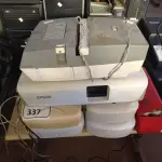 LOTE 337 - 04 CENTRAIS DE ALARME COM AVARIAS E 01 KIT DE ROLOS TERMOELÉTRICOS E 02 PROJETORES MULTIMÍDIA MARCA EPSON. (RETIRADA DE PEÇAS) . (NO ESTADO) ATENÇÃO! FAZER A VISITAÇÃO ANTES DE ARREMATAR, NÃO SABEMOS SE FUNCIONA. LEILÃO NÃO TEM GARANTIA E NEM DEVOLUÇÃO, SUJEITO A POSSÍVEIS AVARIAS VISÍVEIS/OCULTAS E/OU AUSÊNCIA DE COMPONENTES.