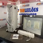 LOTE 083 - 01 PAINEL DE LED, 01 LUMINÁRIA DE EMERGÊNCIA E 01 AQUECEDOR. (NO ESTADO) ATENÇÃO! FAZER A VISITAÇÃO ANTES DE ARREMATAR, NÃO SABEMOS SE FUNCIONA. LEILÃO NÃO TEM GARANTIA E NEM DEVOLUÇÃO, SUJEITO A POSSÍVEIS AVARIAS VISÍVEIS/OCULTAS E/OU AUSÊNCIA DE COMPONENTES.
