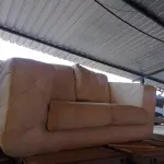 LOTE 490 - 02 SOFÁS. (NO ESTADO) ATENÇÃO! FAZER A VISITAÇÃO ANTES DE ARREMATAR, NÃO SABEMOS SE FUNCIONA. LEILÃO NÃO TEM GARANTIA E NEM DEVOLUÇÃO, SUJEITO A POSSÍVEIS AVARIAS VISÍVEIS/OCULTAS E/OU AUSÊNCIA DE COMPONENTES.