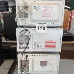 LOTE 178 - 3 MICRO-ONDAS COM PRATOS MARCAS E MODELOS DIVERSOS COM AVARIAS. (NO ESTADO) ATENÇÃO! FAZER A VISITAÇÃO ANTES DE ARREMATAR, NÃO SABEMOS SE FUNCIONA. LEILÃO NÃO TEM GARANTIA E NEM DEVOLUÇÃO, SUJEITO A POSSÍVEIS AVARIAS VISÍVEIS/OCULTAS E/OU AUSÊNCIA DE COMPONENTES.
