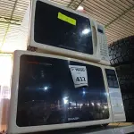 LOTE 412 - 02 MICRO-ONDAS SEM PRATO PARA RETIRADA DE PEÇAS. (NO ESTADO) ATENÇÃO! FAZER A VISITAÇÃO ANTES DE ARREMATAR, NÃO SABEMOS SE FUNCIONA. LEILÃO NÃO TEM GARANTIA E NEM DEVOLUÇÃO, SUJEITO A POSSÍVEIS AVARIAS VISÍVEIS/OCULTAS E/OU AUSÊNCIA DE COMPONENTES.