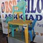 LOTE 144 - 01 MESA INFANTIL COM 04 CADEIRAS. (NO ESTADO) ATENÇÃO! FAZER A VISITAÇÃO ANTES DE ARREMATAR, NÃO SABEMOS SE FUNCIONA. LEILÃO NÃO TEM GARANTIA E NEM DEVOLUÇÃO, SUJEITO A POSSÍVEIS AVARIAS VISÍVEIS/OCULTAS E/OU AUSÊNCIA DE COMPONENTES.