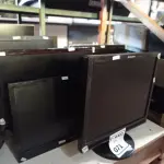 LOTE 071 - 08 MONITORES LCD MARCAS E MODELOS DIVERSOS PARA RETIRADA DE PEÇAS. (NO ESTADO) ATENÇÃO! FAZER A VISITAÇÃO ANTES DE ARREMATAR, NÃO SABEMOS SE FUNCIONA. LEILÃO NÃO TEM GARANTIA E NEM DEVOLUÇÃO, SUJEITO A POSSÍVEIS AVARIAS VISÍVEIS/OCULTAS E/OU AUSÊNCIA DE COMPONENTES.