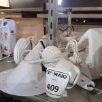LOTE 409 - 01 LOTE COM DIVERSOS CHUVEIROS. (NO ESTADO) ATENÇÃO! FAZER A VISITAÇÃO ANTES DE ARREMATAR, NÃO SABEMOS SE FUNCIONA. LEILÃO NÃO TEM GARANTIA E NEM DEVOLUÇÃO, SUJEITO A POSSÍVEIS AVARIAS VISÍVEIS/OCULTAS E/OU AUSÊNCIA DE COMPONENTES.