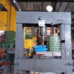 LOTE 476 - 01 PRENSA HIDRÁULICA COM CAPACIDADE DE 30 TONELADAS. (NO ESTADO) ATENÇÃO! FAZER A VISITAÇÃO ANTES DE ARREMATAR, NÃO SABEMOS SE FUNCIONA. LEILÃO NÃO TEM GARANTIA E NEM DEVOLUÇÃO, SUJEITO A POSSÍVEIS AVARIAS VISÍVEIS/OCULTAS E/OU AUSÊNCIA DE COMPONENTES.