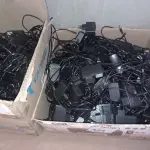 LOTE 424 - 01 LOTE COM GRANDE QUANTIDADE DE DIVERSOS ADAPTADORES. (NO ESTADO) ATENÇÃO! FAZER A VISITAÇÃO ANTES DE ARREMATAR, NÃO SABEMOS SE FUNCIONA. LEILÃO NÃO TEM GARANTIA E NEM DEVOLUÇÃO, SUJEITO A POSSÍVEIS AVARIAS VISÍVEIS/OCULTAS E/OU AUSÊNCIA DE COMPONENTES.