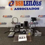 LOTE 023 - 01 LOTE COM 07 CÂMERAS FOTOGRÁFICAS, SENDO 01 SONY COM SUPORTE, 01 CASE DE HD EXTERNO, 02 DISPOSITIVOS SOLAR, 01 GPSMAP 76CSX, 02 GRAVADORES E 03 CELULARES. (NO ESTADO) ATENÇÃO! FAZER A VISITAÇÃO ANTES DE ARREMATAR, NÃO SABEMOS SE FUNCIONA. LEILÃO NÃO TEM GARANTIA E NEM DEVOLUÇÃO, SUJEITO A POSSÍVEIS AVARIAS VISÍVEIS/OCULTAS E/OU AUSÊNCIA DE COMPONENTES.
