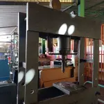 LOTE 476 - 01 PRENSA HIDRÁULICA COM CAPACIDADE DE 30 TONELADAS. (NO ESTADO) ATENÇÃO! FAZER A VISITAÇÃO ANTES DE ARREMATAR, NÃO SABEMOS SE FUNCIONA. LEILÃO NÃO TEM GARANTIA E NEM DEVOLUÇÃO, SUJEITO A POSSÍVEIS AVARIAS VISÍVEIS/OCULTAS E/OU AUSÊNCIA DE COMPONENTES.
