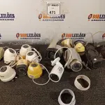 LOTE 471 - 01 LOTE COM CÂMERAS DE SEGURANÇA. (NO ESTADO) ATENÇÃO! FAZER A VISITAÇÃO ANTES DE ARREMATAR, NÃO SABEMOS SE FUNCIONA. LEILÃO NÃO TEM GARANTIA E NEM DEVOLUÇÃO, SUJEITO A POSSÍVEIS AVARIAS VISÍVEIS/OCULTAS E/OU AUSÊNCIA DE COMPONENTES.