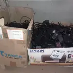 LOTE 424 - 01 LOTE COM GRANDE QUANTIDADE DE DIVERSOS ADAPTADORES. (NO ESTADO) ATENÇÃO! FAZER A VISITAÇÃO ANTES DE ARREMATAR, NÃO SABEMOS SE FUNCIONA. LEILÃO NÃO TEM GARANTIA E NEM DEVOLUÇÃO, SUJEITO A POSSÍVEIS AVARIAS VISÍVEIS/OCULTAS E/OU AUSÊNCIA DE COMPONENTES.