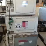 LOTE 175 - 03 MICRO-ONDAS MARCAS E MODELOS DIVERSOS SENDO 01 COM PRATO. (NO ESTADO) ATENÇÃO! FAZER A VISITAÇÃO ANTES DE ARREMATAR, NÃO SABEMOS SE FUNCIONA. LEILÃO NÃO TEM GARANTIA E NEM DEVOLUÇÃO, SUJEITO A POSSÍVEIS AVARIAS VISÍVEIS/OCULTAS E/OU AUSÊNCIA DE COMPONENTES.