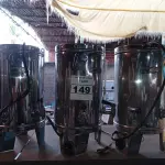 LOTE 149 - 03 CAFETEIRAS EM INOX COM AVARIAS. (NO ESTADO) ATENÇÃO! FAZER A VISITAÇÃO ANTES DE ARREMATAR, NÃO SABEMOS SE FUNCIONA. LEILÃO NÃO TEM GARANTIA E NEM DEVOLUÇÃO, SUJEITO A POSSÍVEIS AVARIAS VISÍVEIS/OCULTAS E/OU AUSÊNCIA DE COMPONENTES.