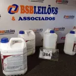 LOTE 264 - 04 GALÕES DE DESINFETANTE PARA INDÚSTRIA ALIMENTÍCIA E AFINS, EXCLUSIVAMENTE PARA USO PROFISSIONAL. CADA GALÃO CONTÉM 5 LITROS. (NO ESTADO) ATENÇÃO! FAZER A VISITAÇÃO ANTES DE ARREMATAR, NÃO SABEMOS SE FUNCIONA. LEILÃO NÃO TEM GARANTIA E NEM DEVOLUÇÃO, SUJEITO A POSSÍVEIS AVARIAS VISÍVEIS/OCULTAS E/OU AUSÊNCIA DE COMPONENTES.