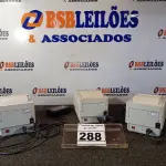 LOTE 288 - 03 IMPRESSORAS DE ETIQUETAS COM FONTE MARCA PERTO. (NO ESTADO) ATENÇÃO! FAZER A VISITAÇÃO ANTES DE ARREMATAR, NÃO SABEMOS SE FUNCIONA. LEILÃO NÃO TEM GARANTIA E NEM DEVOLUÇÃO, SUJEITO A POSSÍVEIS AVARIAS VISÍVEIS/OCULTAS E/OU AUSÊNCIA DE COMPONENTES.