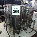 LOTE 299 - 04 CAFETEIRAS EM INOX. (NO ESTADO) ATENÇÃO! FAZER A VISITAÇÃO ANTES DE ARREMATAR, NÃO SABEMOS SE FUNCIONA. LEILÃO NÃO TEM GARANTIA E NEM DEVOLUÇÃO, SUJEITO A POSSÍVEIS AVARIAS VISÍVEIS/OCULTAS E/OU AUSÊNCIA DE COMPONENTES.