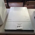 LOTE 251 - 01 SERVIDOR DDR3. (NO ESTADO) ATENÇÃO! FAZER A VISITAÇÃO ANTES DE ARREMATAR, NÃO SABEMOS SE FUNCIONA. LEILÃO NÃO TEM GARANTIA E NEM DEVOLUÇÃO, SUJEITO A POSSÍVEIS AVARIAS VISÍVEIS/OCULTAS E/OU AUSÊNCIA DE COMPONENTES.