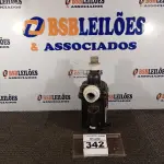 LOTE 342 - 01 MOTOR DE INDUÇÃO MONOFÁSICO DE GAIOLA 220V COM AVARIAS. (NO ESTADO) ATENÇÃO! FAZER A VISITAÇÃO ANTES DE ARREMATAR, NÃO SABEMOS SE FUNCIONA. LEILÃO NÃO TEM GARANTIA E NEM DEVOLUÇÃO, SUJEITO A POSSÍVEIS AVARIAS VISÍVEIS/OCULTAS E/OU AUSÊNCIA DE COMPONENTES.