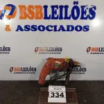 LOTE 334 - 01 FURADEIRA SCHULZ LIGANDO. (NO ESTADO) ATENÇÃO! FAZER A VISITAÇÃO ANTES DE ARREMATAR, NÃO SABEMOS SE FUNCIONA. LEILÃO NÃO TEM GARANTIA E NEM DEVOLUÇÃO, SUJEITO A POSSÍVEIS AVARIAS VISÍVEIS/OCULTAS E/OU AUSÊNCIA DE COMPONENTES.