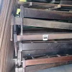 LOTE 385 - 01 LOTE COM GRANDE QUANTIDADE DE CAMAS DE SOLTEIRO EM IMBUIA SEM COLCHÃO. (NO ESTADO) ATENÇÃO! FAZER A VISITAÇÃO ANTES DE ARREMATAR, NÃO SABEMOS SE FUNCIONA. LEILÃO NÃO TEM GARANTIA E NEM DEVOLUÇÃO, SUJEITO A POSSÍVEIS AVARIAS VISÍVEIS/OCULTAS E/OU AUSÊNCIA DE COMPONENTES.