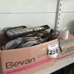 LOTE 258 - 01 TECLADO OPERADOR DE CAIXA MARCA ITAUTEC, 01 CAIXA DE BOBINAS DE AUTOMAÇÃO E CABOS DIVERSOS.  (NO ESTADO) ATENÇÃO! FAZER A VISITAÇÃO ANTES DE ARREMATAR, NÃO SABEMOS SE FUNCIONA. LEILÃO NÃO TEM GARANTIA E NEM DEVOLUÇÃO, SUJEITO A POSSÍVEIS AVARIAS VISÍVEIS/OCULTAS E/OU AUSÊNCIA DE COMPONENTES.