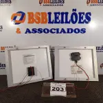 LOTE 203 - 02 PLACAS SOLARES 18V 10W. (NO ESTADO) ATENÇÃO! FAZER A VISITAÇÃO ANTES DE ARREMATAR, NÃO SABEMOS SE FUNCIONA. LEILÃO NÃO TEM GARANTIA E NEM DEVOLUÇÃO, SUJEITO A POSSÍVEIS AVARIAS VISÍVEIS/OCULTAS E/OU AUSÊNCIA DE COMPONENTES.