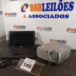 LOTE 140 - 01 PROJETOR MULTIMIDIA MARCA INFOCUS E 01 NOTEBOOK STI SEM BATERIA COM FONTE PARA RETIRADA DE PEÇAS. (NO ESTADO) ATENÇÃO! FAZER A VISITAÇÃO ANTES DE ARREMATAR, NÃO SABEMOS SE FUNCIONA. LEILÃO NÃO TEM GARANTIA E NEM DEVOLUÇÃO, SUJEITO A POSSÍVEIS AVARIAS VISÍVEIS/OCULTAS E/OU AUSÊNCIA DE COMPONENTES.