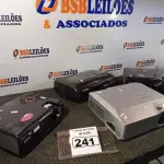 LOTE 241 - 04 PROJETORES MULTIMIDIA MARCAS E MODELOS DIVERSOS PARA RETIRADA DE PEÇAS. (NO ESTADO) ATENÇÃO! FAZER A VISITAÇÃO ANTES DE ARREMATAR, NÃO SABEMOS SE FUNCIONA. LEILÃO NÃO TEM GARANTIA E NEM DEVOLUÇÃO, SUJEITO A POSSÍVEIS AVARIAS VISÍVEIS/OCULTAS E/OU AUSÊNCIA DE COMPONENTES.