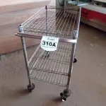 LOTE 310 - 01 CARRINHO PARA COPA COM 03 BANDEJAS E RODINHAS. (NO ESTADO) ATENÇÃO! FAZER A VISITAÇÃO ANTES DE ARREMATAR, NÃO SABEMOS SE FUNCIONA. LEILÃO NÃO TEM GARANTIA E NEM DEVOLUÇÃO, SUJEITO A POSSÍVEIS AVARIAS VISÍVEIS/OCULTAS E/OU AUSÊNCIA DE COMPONENTES.