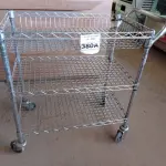 LOTE 380 - 01 CARRINHO PARA COPA COM 03 BANDEJAS E RODINHAS. (NO ESTADO) ATENÇÃO! FAZER A VISITAÇÃO ANTES DE ARREMATAR, NÃO SABEMOS SE FUNCIONA. LEILÃO NÃO TEM GARANTIA E NEM DEVOLUÇÃO, SUJEITO A POSSÍVEIS AVARIAS VISÍVEIS/OCULTAS E/OU AUSÊNCIA DE COMPONENTES.