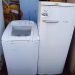 LOTE 428 - 01 MÁQUINA DE LAVAR E 01 GELADEIRA MARCA ELETROLUX PARA RETIRADA DE PEÇAS.(NO ESTADO) ATENÇÃO! FAZER A VISITAÇÃO ANTES DE ARREMATAR, NÃO SABEMOS SE FUNCIONA. LEILÃO NÃO TEM GARANTIA E NEM DEVOLUÇÃO, SUJEITO A POSSÍVEIS AVARIAS VISÍVEIS/OCULTAS E/OU AUSÊNCIA DE COMPONENTES.