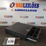 LOTE 236 - 01 CAIXA REGISTRADORA PARA DINHEIRO MANUAL. (NO ESTADO) ATENÇÃO! FAZER A VISITAÇÃO ANTES DE ARREMATAR, NÃO SABEMOS SE FUNCIONA. LEILÃO NÃO TEM GARANTIA E NEM DEVOLUÇÃO, SUJEITO A POSSÍVEIS AVARIAS VISÍVEIS/OCULTAS E/OU AUSÊNCIA DE COMPONENTES.