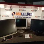 LOTE 020 - 05 MONITORES MARCAS E MODELOS DIVERSOS COM AVARIAS. (NO ESTADO) ATENÇÃO! FAZER A VISITAÇÃO ANTES DE ARREMATAR, NÃO SABEMOS SE FUNCIONA. LEILÃO NÃO TEM GARANTIA E NEM DEVOLUÇÃO, SUJEITO A POSSÍVEIS AVARIAS VISÍVEIS/OCULTAS E/OU AUSÊNCIA DE COMPONENTES.