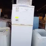 LOTE 427 - 01 GELADEIRA MARCA CONTINENTAL E 01 SUCATA DE FRIGOBAR. (NO ESTADO) ATENÇÃO! FAZER A VISITAÇÃO ANTES DE ARREMATAR, NÃO SABEMOS SE FUNCIONA. LEILÃO NÃO TEM GARANTIA E NEM DEVOLUÇÃO, SUJEITO A POSSÍVEIS AVARIAS VISÍVEIS/OCULTAS E/OU AUSÊNCIA DE COMPONENTES.