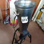 LOTE 273 - 01 LIQUIDIFICADOR INDUSTRIAL MODELO: LB-25 MARCA POLI. (NO ESTADO) ATENÇÃO! FAZER A VISITAÇÃO ANTES DE ARREMATAR, NÃO SABEMOS SE FUNCIONA. LEILÃO NÃO TEM GARANTIA E NEM DEVOLUÇÃO, SUJEITO A POSSÍVEIS AVARIAS VISÍVEIS/OCULTAS E/OU AUSÊNCIA DE COMPONENTES.