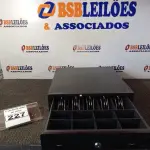 LOTE 227 - 01 CAIXA REGISTRADORA PARA DINHEIRO MANUAL. (NO ESTADO) ATENÇÃO! FAZER A VISITAÇÃO ANTES DE ARREMATAR, NÃO SABEMOS SE FUNCIONA. LEILÃO NÃO TEM GARANTIA E NEM DEVOLUÇÃO, SUJEITO A POSSÍVEIS AVARIAS VISÍVEIS/OCULTAS E/OU AUSÊNCIA DE COMPONENTES.