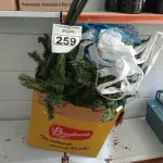 LOTE 259 - 01 ARVORE DE NATAL E 01 REDE DE VÔLEI. (NO ESTADO) ATENÇÃO! FAZER A VISITAÇÃO ANTES DE ARREMATAR, NÃO SABEMOS SE FUNCIONA. LEILÃO NÃO TEM GARANTIA E NEM DEVOLUÇÃO, SUJEITO A POSSÍVEIS AVARIAS VISÍVEIS/OCULTAS E/OU AUSÊNCIA DE COMPONENTES.