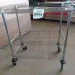 LOTE 250 - 01 CARRINHO PARA COPA COM 03 BANDEJAS E RODINHAS. (NO ESTADO) ATENÇÃO! FAZER A VISITAÇÃO ANTES DE ARREMATAR, NÃO SABEMOS SE FUNCIONA. LEILÃO NÃO TEM GARANTIA E NEM DEVOLUÇÃO, SUJEITO A POSSÍVEIS AVARIAS VISÍVEIS/OCULTAS E/OU AUSÊNCIA DE COMPONENTES.