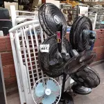 LOTE 401 - 01 LOTE COM SUCATAS DE VENTILADORES E 01 BERÇO INCOMPLETO. (NO ESTADO) ATENÇÃO! FAZER A VISITAÇÃO ANTES DE ARREMATAR, NÃO SABEMOS SE FUNCIONA. LEILÃO NÃO TEM GARANTIA E NEM DEVOLUÇÃO, SUJEITO A POSSÍVEIS AVARIAS VISÍVEIS/OCULTAS E/OU AUSÊNCIA DE COMPONENTES.
