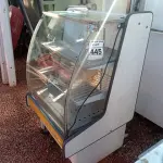 LOTE 445 - 01 BALCÃO EXPOSITOR SEM MOTOR MARCA GELOPAR. (NO ESTADO) ATENÇÃO! FAZER A VISITAÇÃO ANTES DE ARREMATAR, NÃO SABEMOS SE FUNCIONA. LEILÃO NÃO TEM GARANTIA E NEM DEVOLUÇÃO, SUJEITO A POSSÍVEIS AVARIAS VISÍVEIS/OCULTAS E/OU AUSÊNCIA DE COMPONENTES.