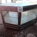LOTE 452 - 01 BALCÃO CAIXA EM INOX. (NO ESTADO) ATENÇÃO! FAZER A VISITAÇÃO ANTES DE ARREMATAR, NÃO SABEMOS SE FUNCIONA. LEILÃO NÃO TEM GARANTIA E NEM DEVOLUÇÃO, SUJEITO A POSSÍVEIS AVARIAS VISÍVEIS/OCULTAS E/OU AUSÊNCIA DE COMPONENTES.
