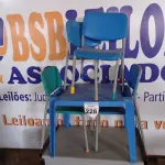 LOTE 228 - 01 MESA INFANTIL COM 04 CADEIRAS. (NO ESTADO) ATENÇÃO! FAZER A VISITAÇÃO ANTES DE ARREMATAR, NÃO SABEMOS SE FUNCIONA. LEILÃO NÃO TEM GARANTIA E NEM DEVOLUÇÃO, SUJEITO A POSSÍVEIS AVARIAS VISÍVEIS/OCULTAS E/OU AUSÊNCIA DE COMPONENTES.
