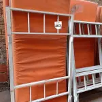 LOTE 403 - 01 LOTE COM 05 CABECEIRAS PARA BELICHE INCOMPLETAS E 10 COLCHÕES. (NO ESTADO) ATENÇÃO! FAZER A VISITAÇÃO ANTES DE ARREMATAR, NÃO SABEMOS SE FUNCIONA. LEILÃO NÃO TEM GARANTIA E NEM DEVOLUÇÃO, SUJEITO A POSSÍVEIS AVARIAS VISÍVEIS/OCULTAS E/OU AUSÊNCIA DE COMPONENTES.