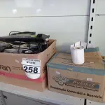 LOTE 258 - 01 TECLADO OPERADOR DE CAIXA MARCA ITAUTEC, 01 CAIXA DE BOBINAS DE AUTOMAÇÃO E CABOS DIVERSOS.  (NO ESTADO) ATENÇÃO! FAZER A VISITAÇÃO ANTES DE ARREMATAR, NÃO SABEMOS SE FUNCIONA. LEILÃO NÃO TEM GARANTIA E NEM DEVOLUÇÃO, SUJEITO A POSSÍVEIS AVARIAS VISÍVEIS/OCULTAS E/OU AUSÊNCIA DE COMPONENTES.