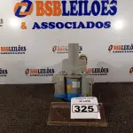 LOTE 325 - 01 MOTO BOMBA MOTOR DE INDUÇÃO MONOFÁSICO GAIOLA COM AVARIAS.  (NO ESTADO) ATENÇÃO! FAZER A VISITAÇÃO ANTES DE ARREMATAR, NÃO SABEMOS SE FUNCIONA. LEILÃO NÃO TEM GARANTIA E NEM DEVOLUÇÃO, SUJEITO A POSSÍVEIS AVARIAS VISÍVEIS/OCULTAS E/OU AUSÊNCIA DE COMPONENTES.