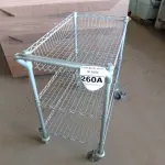 LOTE 260 - 01 CARRINHO PARA COPA COM 03 BANDEJAS E RODINHAS. (NO ESTADO) ATENÇÃO! FAZER A VISITAÇÃO ANTES DE ARREMATAR, NÃO SABEMOS SE FUNCIONA. LEILÃO NÃO TEM GARANTIA E NEM DEVOLUÇÃO, SUJEITO A POSSÍVEIS AVARIAS VISÍVEIS/OCULTAS E/OU AUSÊNCIA DE COMPONENTES.