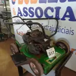 LOTE 217 - 01 MÁQUINA DE CORTAR GRAMA A GASOLINA MC 600 MARCA TRAPP COM AVARIAS. (NO ESTADO) ATENÇÃO! FAZER A VISITAÇÃO ANTES DE ARREMATAR, NÃO SABEMOS SE FUNCIONA. LEILÃO NÃO TEM GARANTIA E NEM DEVOLUÇÃO, SUJEITO A POSSÍVEIS AVARIAS VISÍVEIS/OCULTAS E/OU AUSÊNCIA DE COMPONENTES.