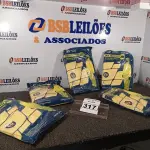 LOTE 317 - 01 LOTE COM 05 MACACÕES VOLH COVERTECH 300, TAMANHO EG NA COR AMARELA. (NOVO) (NO ESTADO) ATENÇÃO! FAZER A VISITAÇÃO ANTES DE ARREMATAR, NÃO SABEMOS SE FUNCIONA. LEILÃO NÃO TEM GARANTIA E NEM DEVOLUÇÃO, SUJEITO A POSSÍVEIS AVARIAS VISÍVEIS/OCULTAS E/OU AUSÊNCIA DE COMPONENTES.