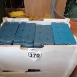 LOTE 370 - 01 LOTE COM GRANDE QUANTIDADE DE PLACAS PARA FAZER GELO RÍGIDO REUTILIZÁVEL. (NO ESTADO) ATENÇÃO! FAZER A VISITAÇÃO ANTES DE ARREMATAR, NÃO SABEMOS SE FUNCIONA. LEILÃO NÃO TEM GARANTIA E NEM DEVOLUÇÃO, SUJEITO A POSSÍVEIS AVARIAS VISÍVEIS/OCULTAS E/OU AUSÊNCIA DE COMPONENTES.