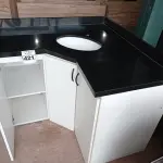 LOTE 421 - 01 GABINETE PARA BANHEIRO COM CUBA E BANCADA EM  MÁRMORE MONTADA MEDINDO: 120 DE LARGURAX1.20 DE COMPRIMENTOX63. (NO ESTADO) ATENÇÃO! FAZER A VISITAÇÃO ANTES DE ARREMATAR, NÃO SABEMOS SE FUNCIONA. LEILÃO NÃO TEM GARANTIA E NEM DEVOLUÇÃO, SUJEITO A POSSÍVEIS AVARIAS VISÍVEIS/OCULTAS E/OU AUSÊNCIA DE COMPONENTES.